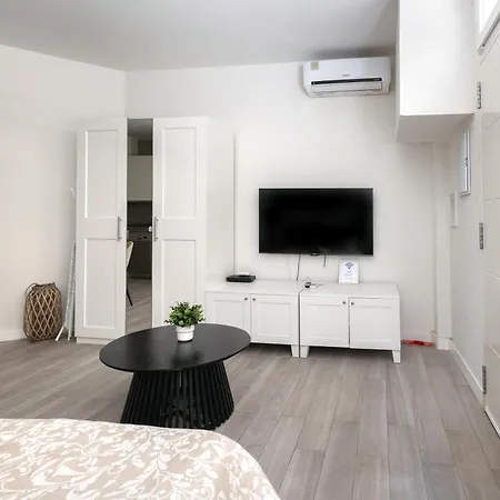 Premium Malagueta Suite Malaga Exterior photo